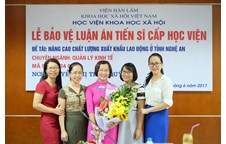 Nghiên cứu sinh Nguyễn Thị Thuý Quỳnh bảo vệ thành công luận án tiến sĩ kinh tế tại Học viện Khoa học xã hội - Viện Hàn lâm khoa học Việt Nam